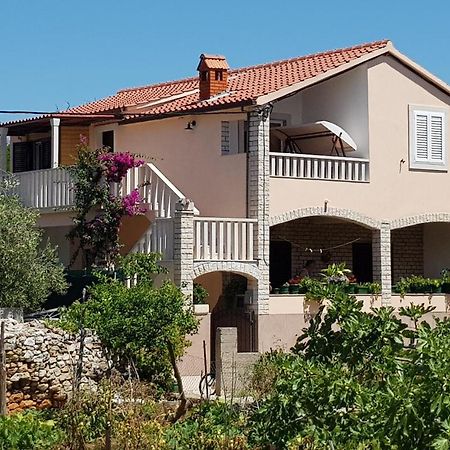 Apartments Mladen Sućuraj Екстериор снимка
