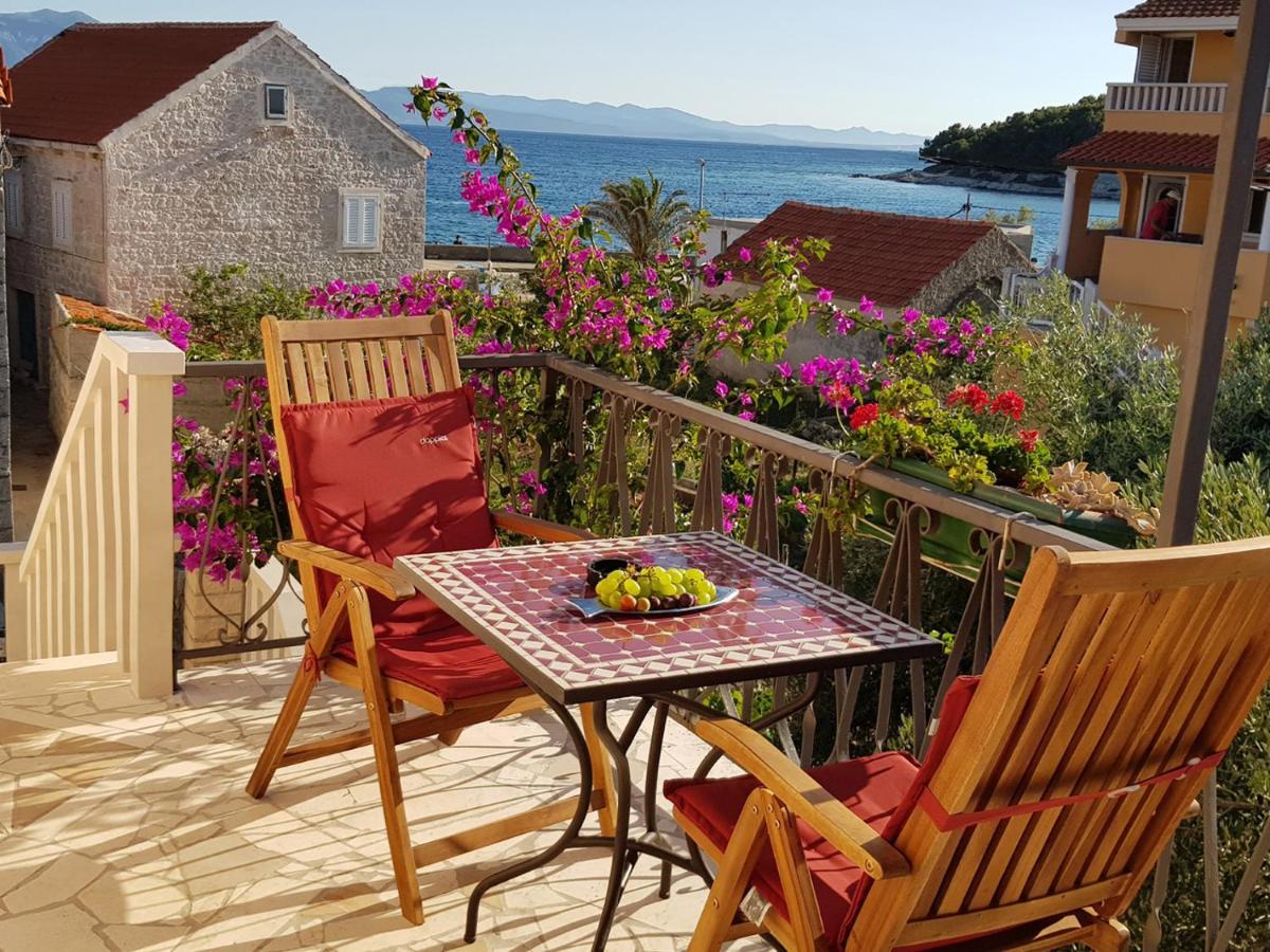 Apartments Mladen Sućuraj Екстериор снимка