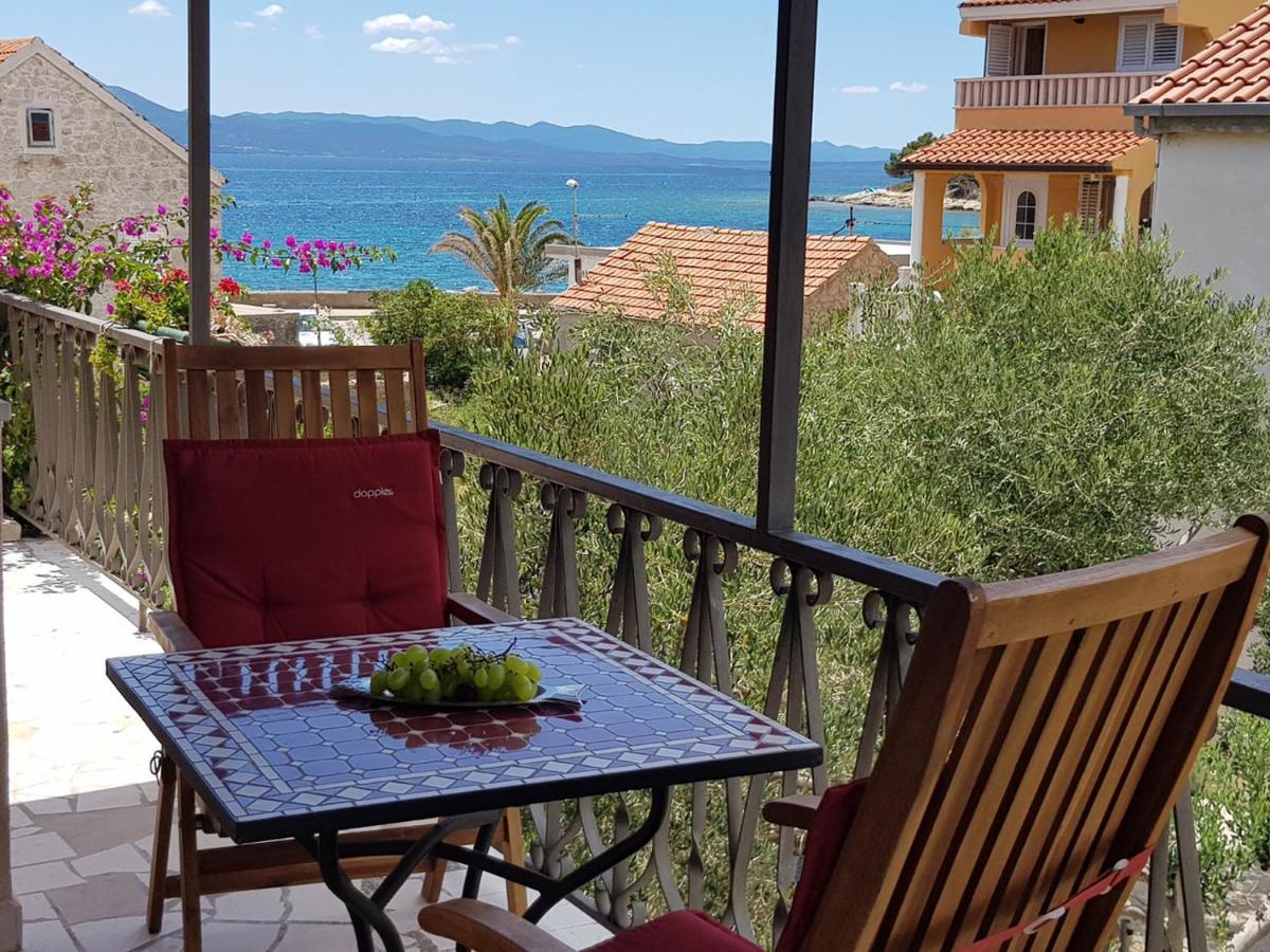 Apartments Mladen Sućuraj Екстериор снимка