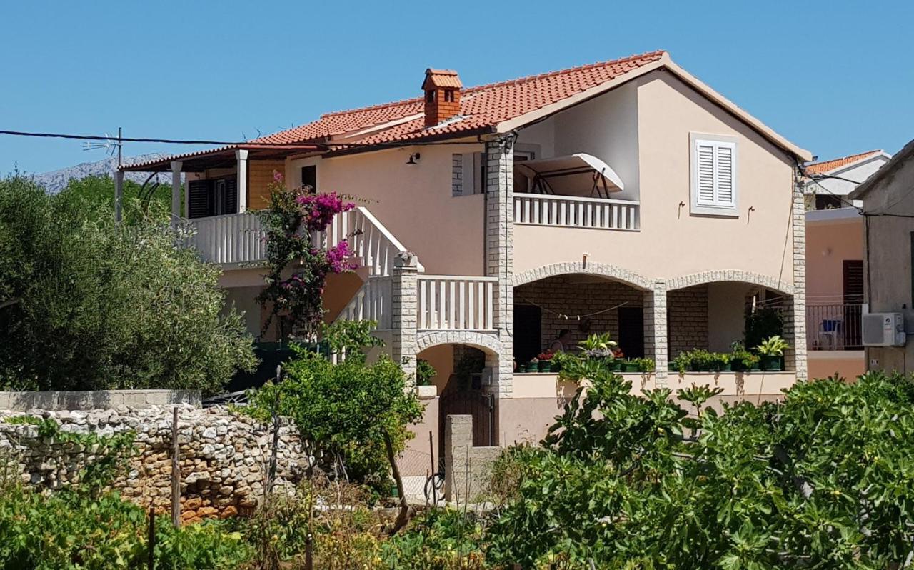 Apartments Mladen Sućuraj Екстериор снимка