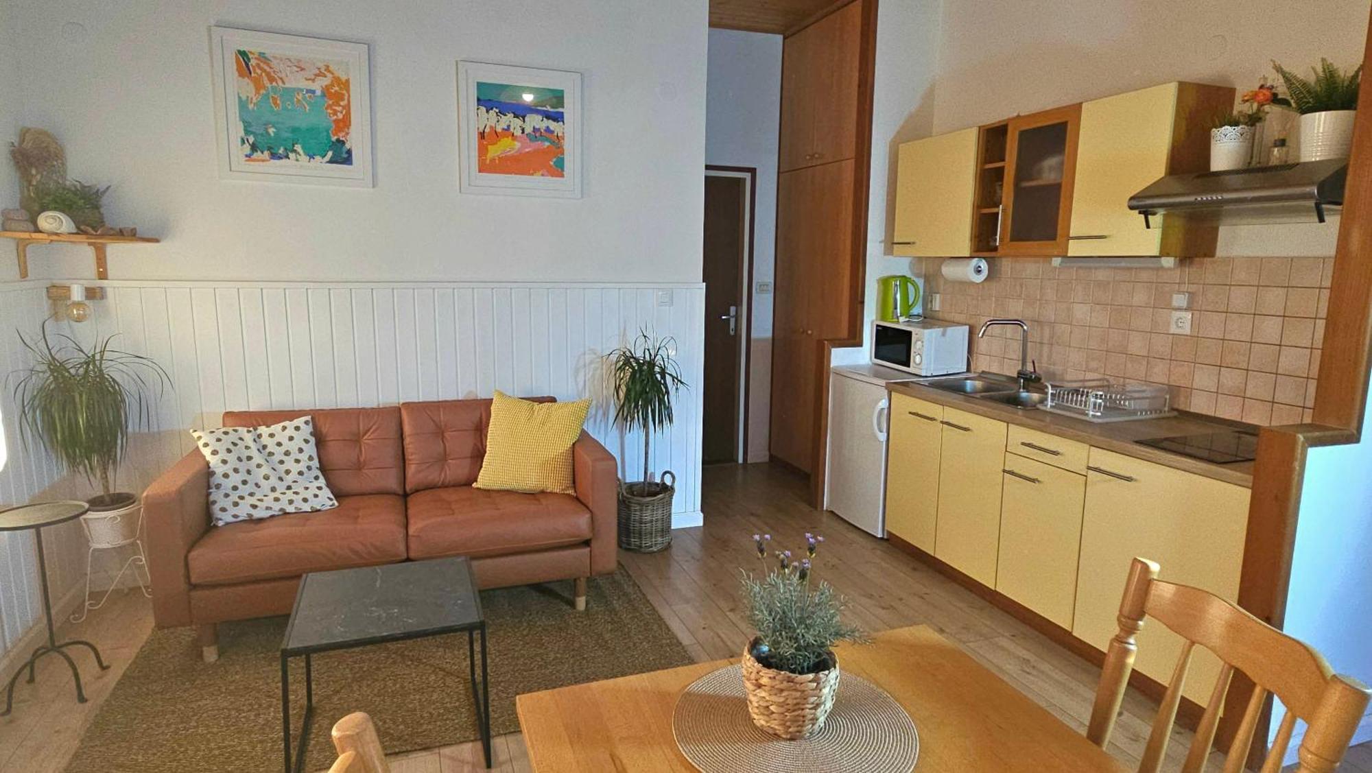 Apartments Mladen Sućuraj Екстериор снимка